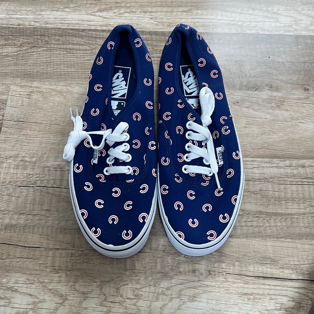 Chicago cubs vans